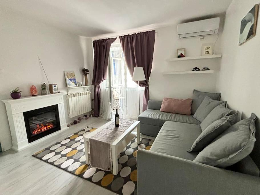 Ultracentral Lovely Place -Your Home Away From Home Bucarest Esterno foto